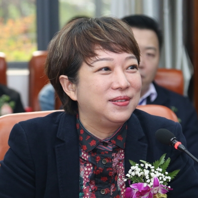 万静-武汉大学中南医院心血管内科副主任、主任医师，，博士生导师